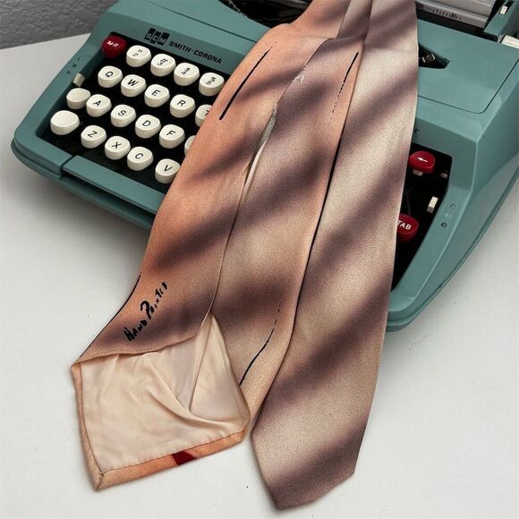 Stylish Red and Orange Tie - Picture 2 of 3